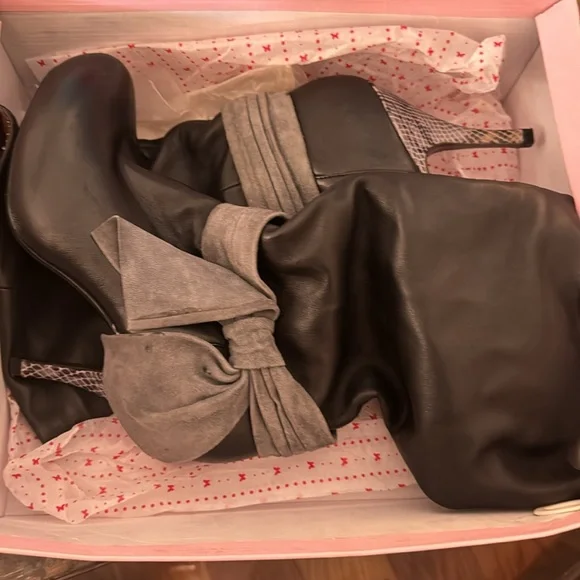 Poetic License Femininity M060 snake skin Hill - Picture 5 of 5